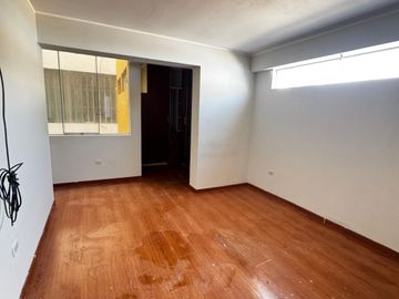 vendo amplio departamento con cochera y ascensor cerca al palomar