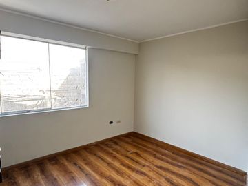vendo amplio departamento con cochera y ascensor cerca al palomar