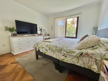 Luminosa Casa Antigua Remodelada En Ñuñoa / 3d 3b