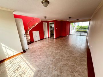 CASA EN VENTA CONOCOTO