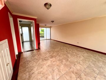 CASA EN VENTA CONOCOTO