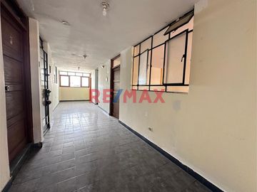 Se Vende Casa De 4 Pisos Cerca A Gamarra