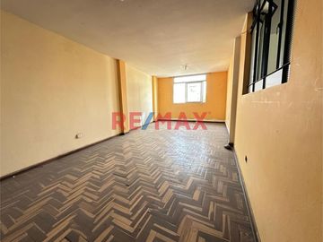 Se Vende Casa De 4 Pisos Cerca A Gamarra