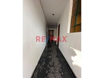Se Vende Casa De 4 Pisos Cerca A Gamarra
