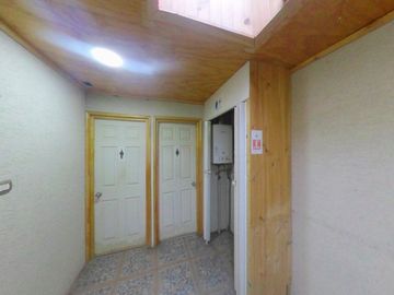 CASA CON  ESTACIONAMIENTO