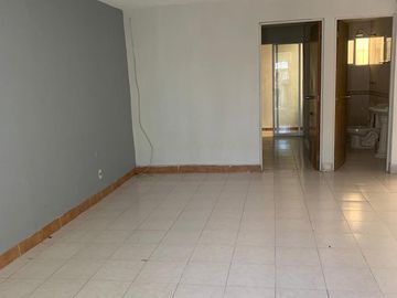 Casa venta en Paseos de Miravalle con local comercial en León, Gto.
