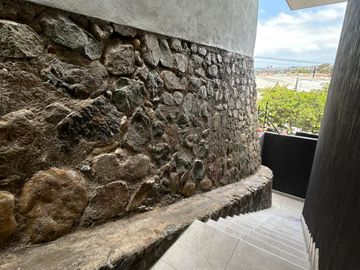 Casa NUEVA en VENTA con acabados residenciales de lujo en una ubicación privilegiada.