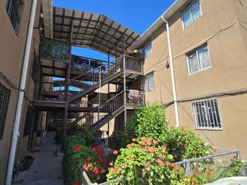 DEPARTAMENTO CON AMPLIO ESPACIO EN MAIPÚ