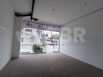 VENTA LOCAL COMERCIAL EN SANTA BEATRIZ