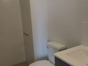 ALQUILER DE DEPARTAMENTO CON COCHERA EN ESTRENO - RESIDENCIAL ALTO ALBORADA