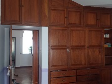 Urb. El Recreo Casa de 309.48m2 ideal para Clínica o Empresa