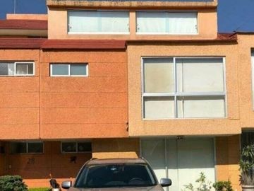 Casa Remate Cercano A Alameda del Sur En Calzada De Las Bombas