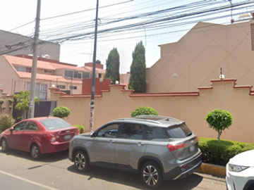 Casa Remate Cercano A Alameda del Sur En Calzada De Las Bombas