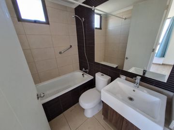 Venta de Lindo Depto. de 2 dormitorios 2 baños. Metro Ñuble.