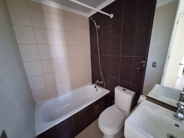 Venta de Lindo Depto. de 2 dormitorios 2 baños. Metro Ñuble.