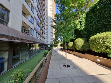 Venta de Lindo Depto. de 2 dormitorios 2 baños. Metro Ñuble.