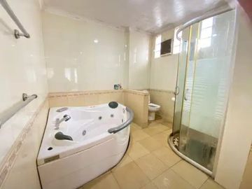 RUMAH MEWAH SUPER LUX FULL FURNISHED SIAP HUNI  DI DAGO RESORT BANDUNG