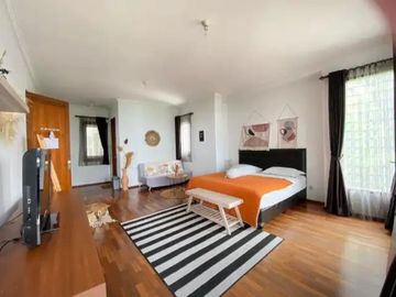RUMAH MEWAH SUPER LUX FULL FURNISHED SIAP HUNI  DI DAGO RESORT BANDUNG