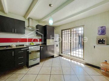 Casa en Venta, Jardines de Santa Clara. Ecatepec, Estado de México.