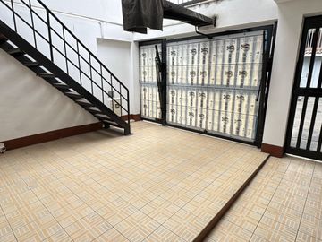 HERMOSA CASA EN VENTA EN LOS OLIVOS
