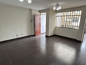 HERMOSA CASA EN VENTA EN LOS OLIVOS