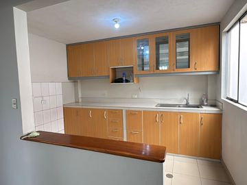 HERMOSA CASA EN VENTA EN LOS OLIVOS