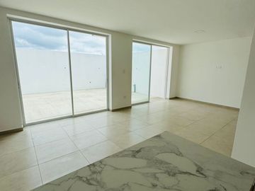 Venta de casa de 3 habitaciones en urbanización privada, Sur de Manta.
