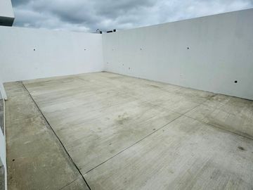Venta de casa de 3 habitaciones en urbanización privada, Sur de Manta.