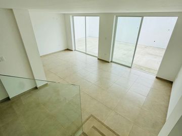 Venta de casa de 3 habitaciones en urbanización privada, Sur de Manta.