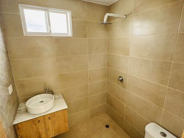 Venta de casa de 3 habitaciones en urbanización privada, Sur de Manta.