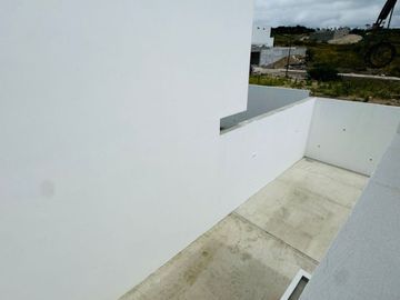 Venta de casa de 3 habitaciones en urbanización privada, Sur de Manta.