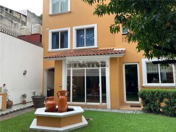 Casa en Venta en San José Insurgentes (Casa con Uso de Suelo)