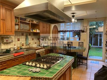 Casa en Venta en San José Insurgentes (Casa con Uso de Suelo)