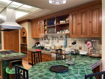 Casa en Venta en San José Insurgentes (Casa con Uso de Suelo)