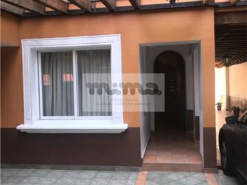 Casa en Venta en San José Insurgentes (Casa con Uso de Suelo)
