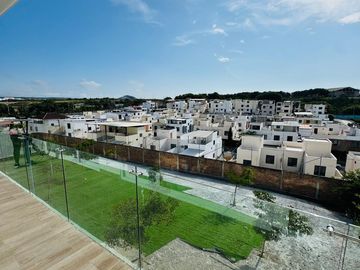 Venta de departamento amoblado de 3 habitaciones en urbanización Porto Manta.