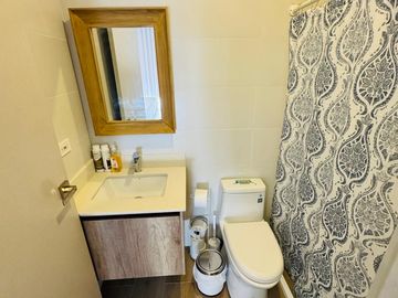 Venta de departamento amoblado de 3 habitaciones en urbanización Porto Manta.