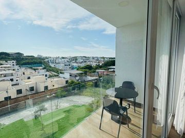 Venta de departamento amoblado de 3 habitaciones en urbanización Porto Manta.