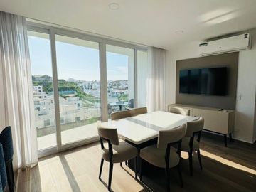 Venta de departamento amoblado de 3 habitaciones en urbanización Porto Manta.