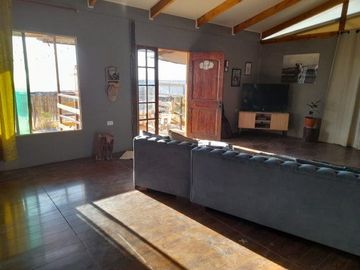 Venta de parcela con casa en Altos de Miraflores – Pica, Región de Tarapacá