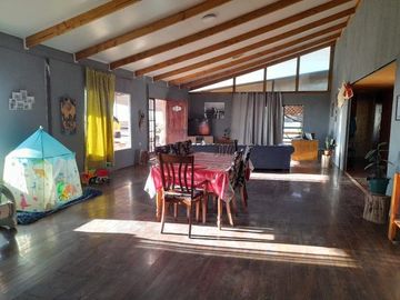 Venta de parcela con casa en Altos de Miraflores – Pica, Región de Tarapacá