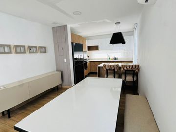 En venta Casa nueva amoblada en urbanización de Ruta Del Spondyllus en Manta.