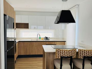 En venta Casa nueva amoblada en urbanización de Ruta Del Spondyllus en Manta.