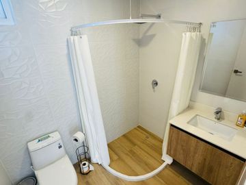 En venta Casa nueva amoblada en urbanización de Ruta Del Spondyllus en Manta.