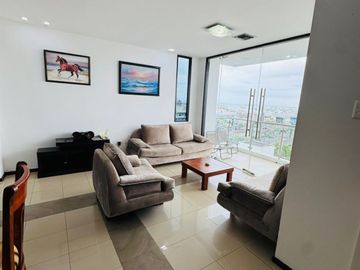 Venta de departamento de 2 habitaciones amoblado frente a Playa El Murciélago en Manta.
