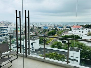 Venta de departamento de 2 habitaciones amoblado frente a Playa El Murciélago en Manta.