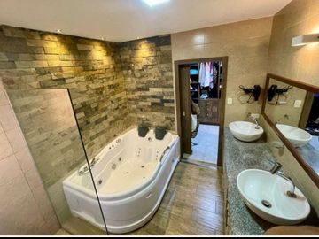 Venta de Casa amoblada de 4 habitaciones en Montecristi Golf Resort & Villas.