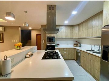 Venta de Casa amoblada de 4 habitaciones en Montecristi Golf Resort & Villas.
