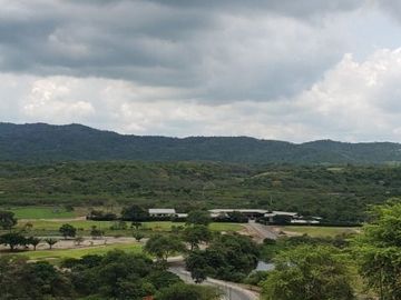 Venta de Casa amoblada de 4 habitaciones en Montecristi Golf Resort & Villas.