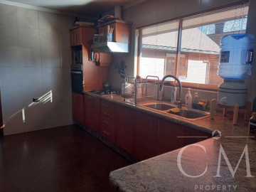Amplia casa en Condominio Fundo la Esperanza